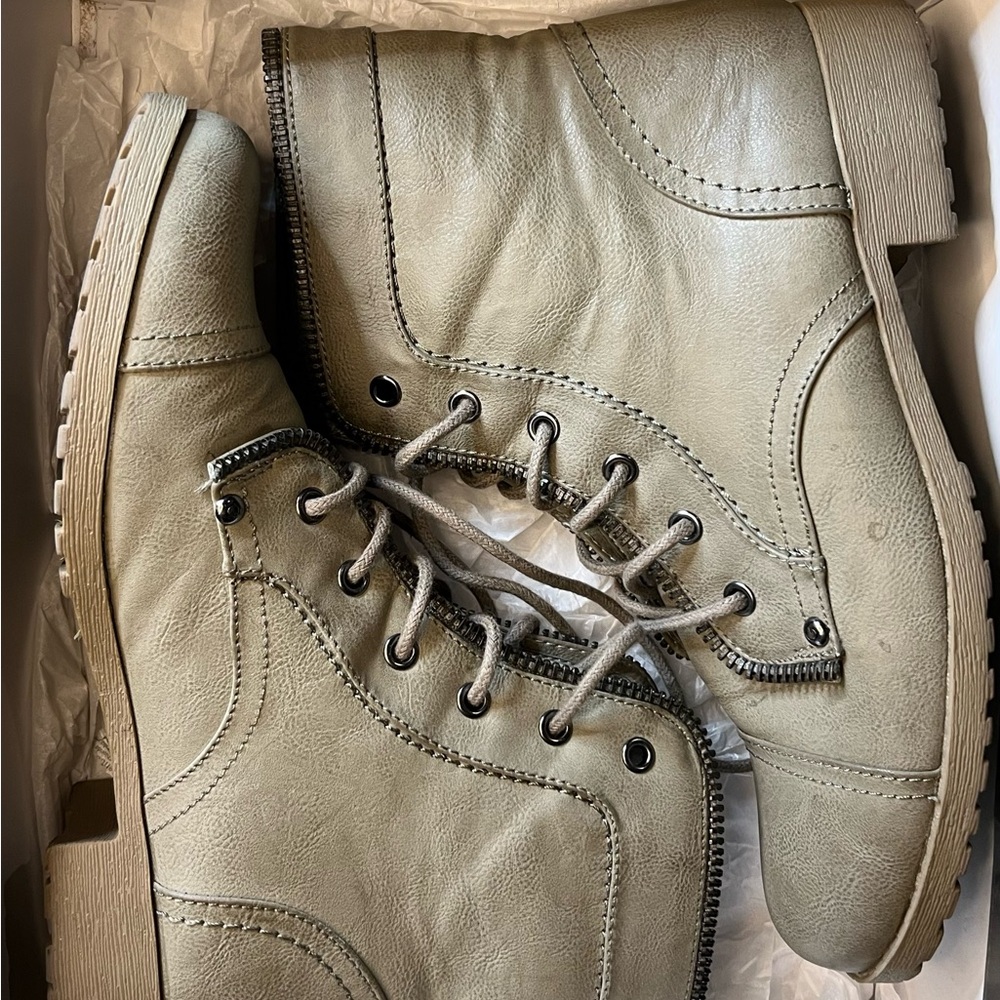 Guess women Lace-Up Combat Boots in Olive Green guess